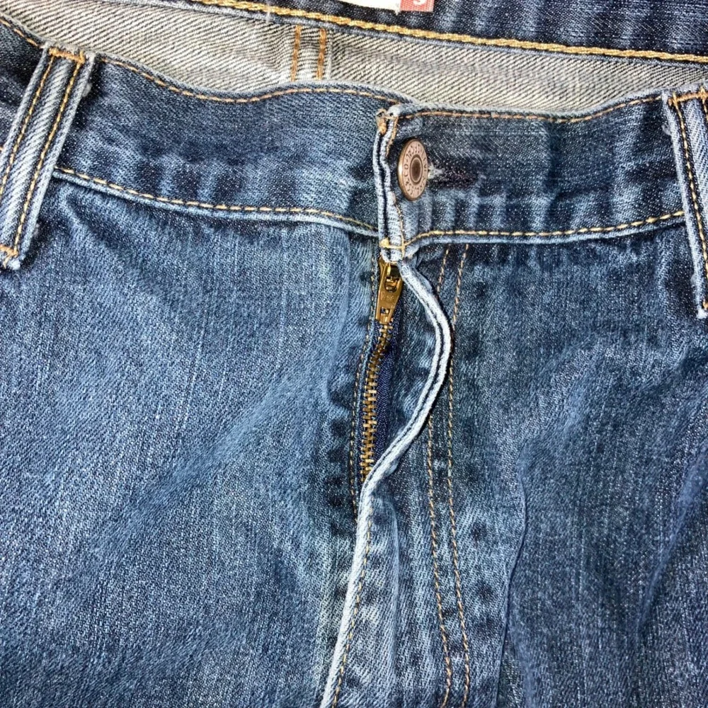 Levis 505 Straight Fit Jeans Mens 38x32 Blue Streetwear Classic Medium Wash